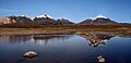 Grupa Nevados de Quimsachata znad jeziora Chungara