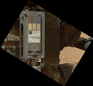 Калибровочная мишень для камеры MAHLI (марсоход Curiosity).