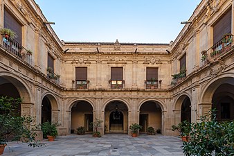 Patio del Palacio.