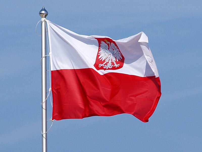 800px-Polish_flag_with_coat_of_arms.jpg