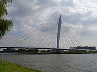 De Prins Clausbrug over het Amsterdam-Rijnkanaal; op de achtergrond Papendorp-Zuid in aanbouw Nathan Rozema, 2005