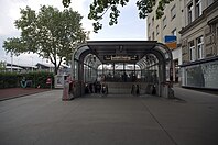 De toegang op de Südtirolerplatz