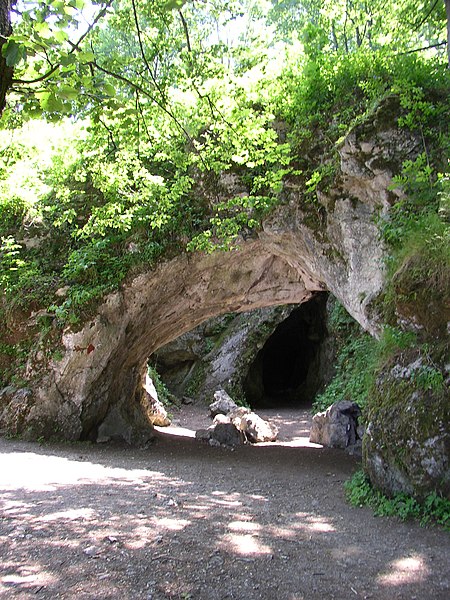 File:Sipka Cave Stramberk CZ 01.JPG