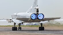 Um Tu-22M3 decolando com pós-combustão em 2021.