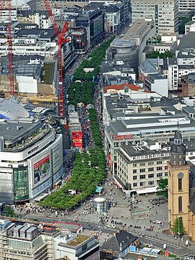 Shoppingstråket Zeil i centrala Frankfurt am Main.