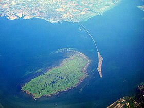 Vue aérienne de Saltholm et du pont de l'Øresund.