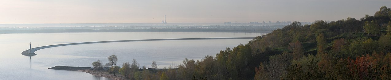 Краявід Кіеўскага вадасховішча ды гідраэлектрастанцыі