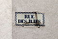 Rue des Juifs à Mons. Plaque de rue en faïence.
