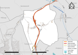 Carte en couleur présentant le réseau hydrographique de la commune