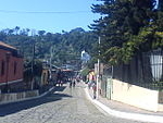 Calles, fachadas de edificios y contexto urbano del centro histórico Concepción de Ataco.