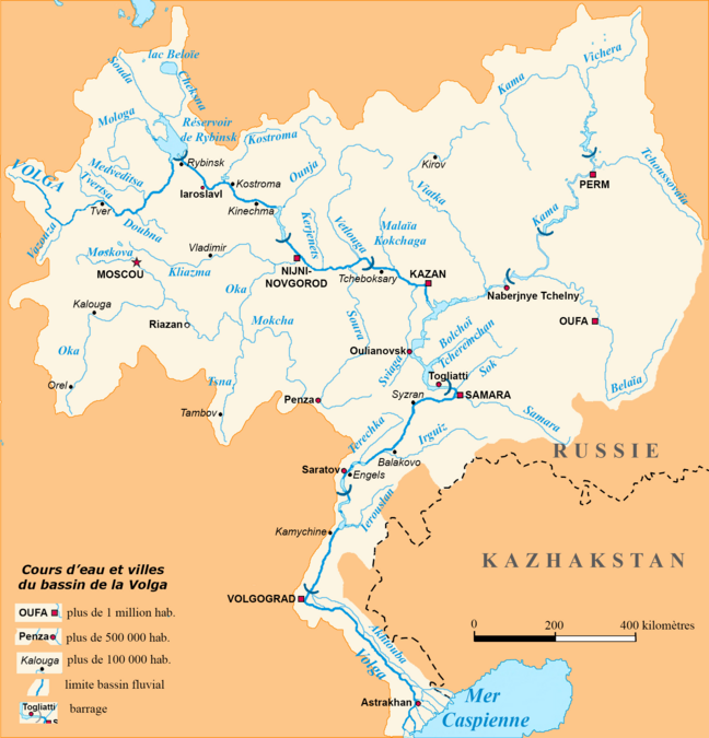 Bassin de la Volga et de la Kama : limites du bassin, principaux affluents, villes et barrages.