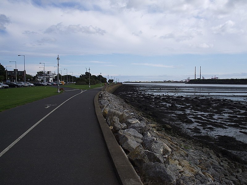 800px-Clontarf_shore.jpg