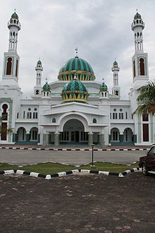 The mosque of Dumai, in Riau. Indonesia has the largest number of Muslims in the world. Dumai Mosque.jpg