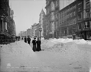 Fifth Avenue after a snow storm in 1905 Fifth Avenue after a snow storm.jpg