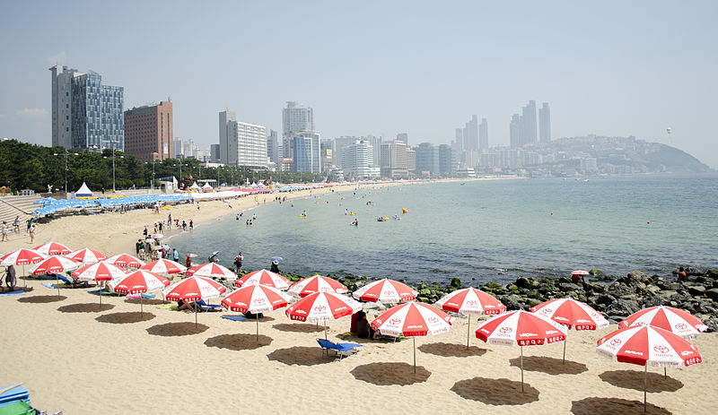 파일:Haeundae Beach in Busan.jpg