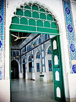 Hussaini dalan Entrance 1.jpg