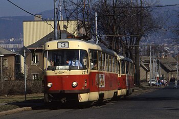 Tramvaj T3SUCS u zastávky Kubelíkova v roce 1994