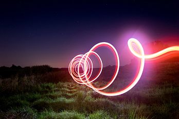 Light painting. (veré dèfenicion 2 048 × 1 366*)