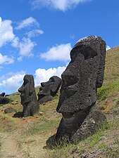 21/05: Estàtues moai a la Illa de Pasqua.