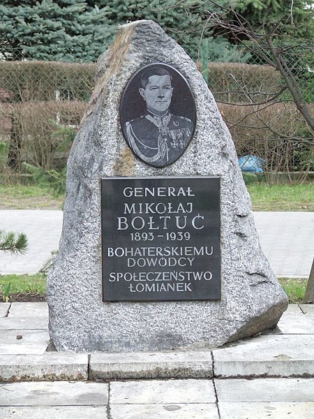 http://upload.wikimedia.org/wikipedia/commons/thumb/a/a2/POL_Boltuc_monument_Lomianki.jpg/450px-POL_Boltuc_monument_Lomianki.jpg 