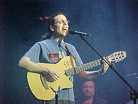 Pedro Guerra, 1996ko bertsioan abeslari izan zen