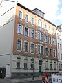 Mietshaus in halboffener Bebauung