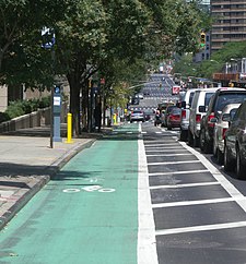 Pista ciclabile sulla First Avenue