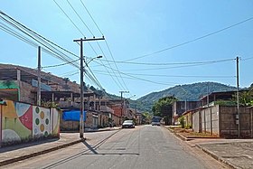 Trecho da Avenida Corcovado, principal via do bairro.