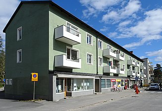 Postiljonsvägen 4-8, "affärsgatan".