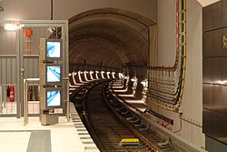 Blik in de geboorde tunnel vanuit station Brandenburger Tor