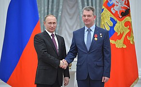 俄罗斯联邦英雄颁奖仪式上与普京合影