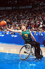 201000 - Wheelchair basketball David Gould reaches - 3b - 2000 Sydney match photo