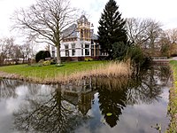 De monumentale villa van de voormalige burgemeester van Kantens