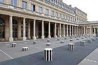 Colonnes de Daniel Buren, Palais Royal Paris