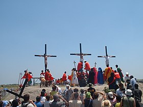 Devotional crucifixion in San Fernando, Pampanga, Philippines, Easter 2006 Crucifixion in San Fernando, Pampanga, Philippines, easter 2006, p-ad20060414-12h54m52s-r.jpg