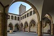 L'interno del chiostro e ciò che resta del campanile.