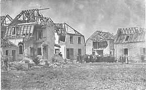 Zniszczone domy mieszkalne
