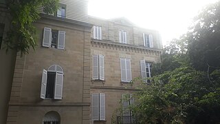 Façade du corps de logis côté jardin.