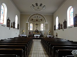 Kerkinterieur van Antonius van Paduakerk in Hertzing / Herzing