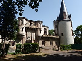 The entrance to the chateau in Saint-Cirgues-sur-Couze