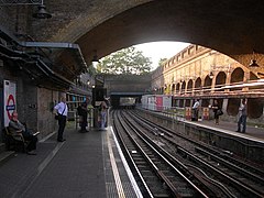 De East London Railway als metro in 2006