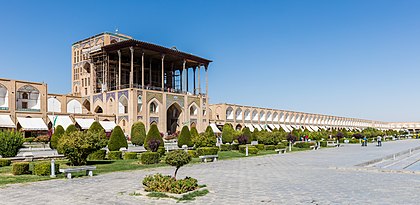 Palácio de Ali Qapu, Isfahan, Irã. (definição 8 199 × 3 998)