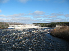 El río Rupert en la James Bay Road.