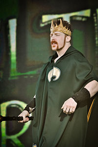 http://upload.wikimedia.org/wikipedia/commons/thumb/a/a3/Sheamus_2010_Tribute_to_the_Troops.jpg/200px-Sheamus_2010_Tribute_to_the_Troops.jpg