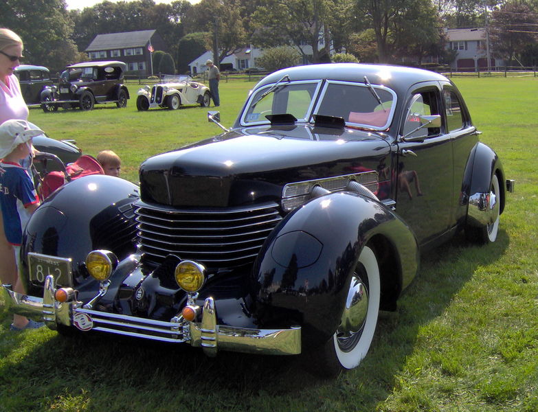 File:1937 Cord 812.JPG