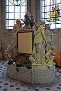 Кенотаф Мавзолея дофина Людовика Французского, сына Людовика XV, в соборе Сент-Этьен (Св. Стефана) в Сансе. 1777. Мрамор, бронза