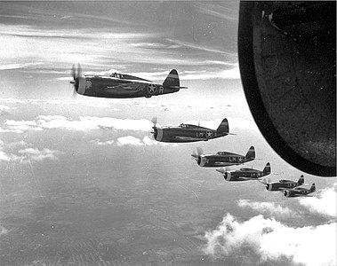 P-47 Thunderbolts du 62e Escadron de chasse en mission d’escorte, 1943.