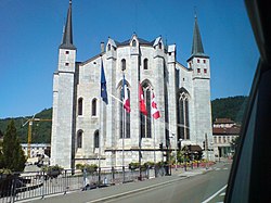 Cathédrale à Saint-Claude.JPG