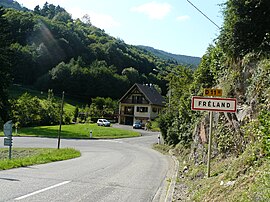 The road into Fréland