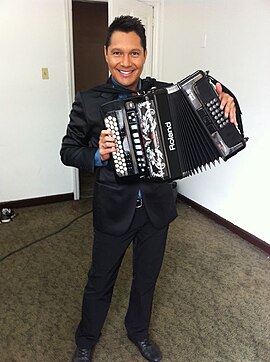 Jimmy Zambrano a Hohner accordion